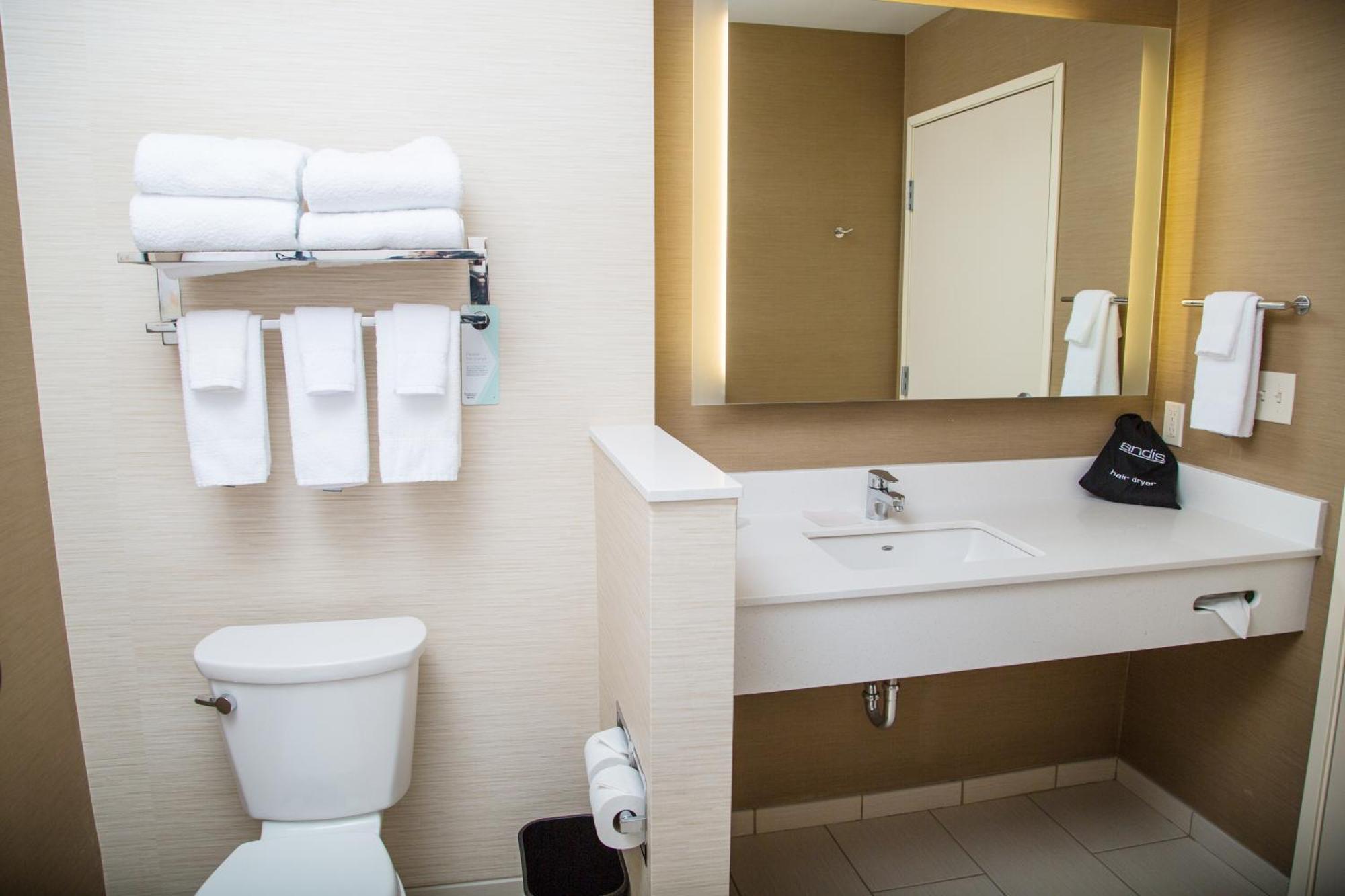 Hotel Fairfield & By Marriott