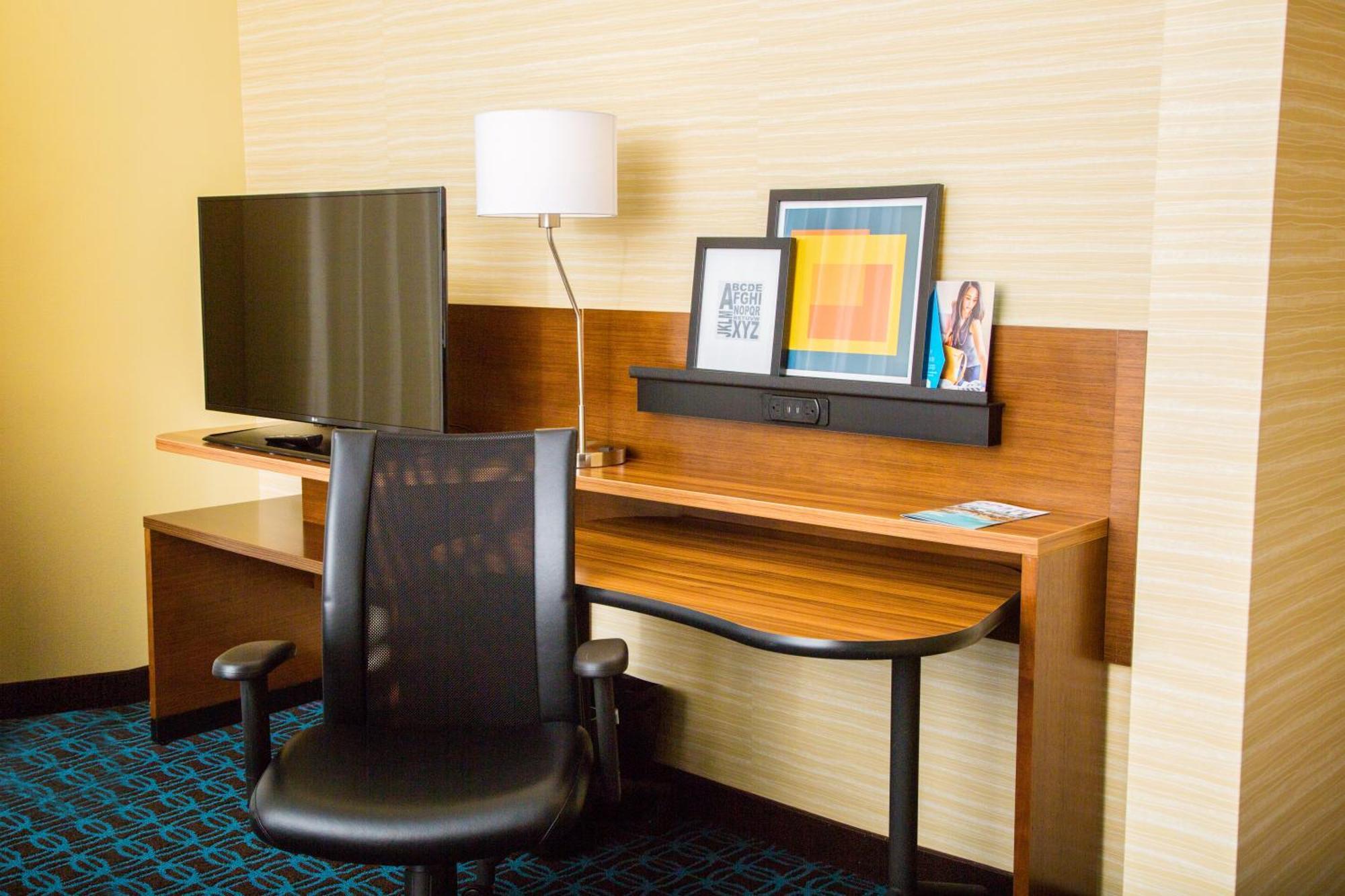 Hotel Fairfield & By Marriott