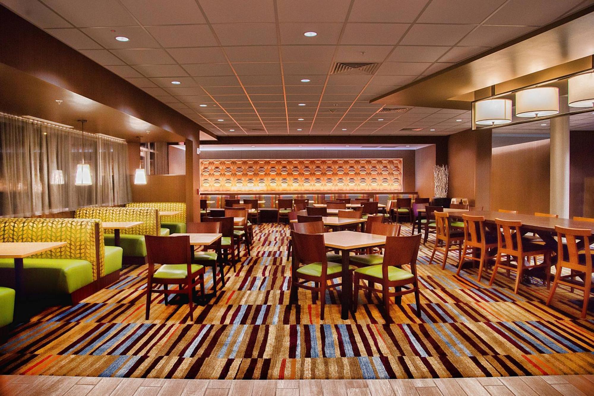 Fairfield & By Marriott